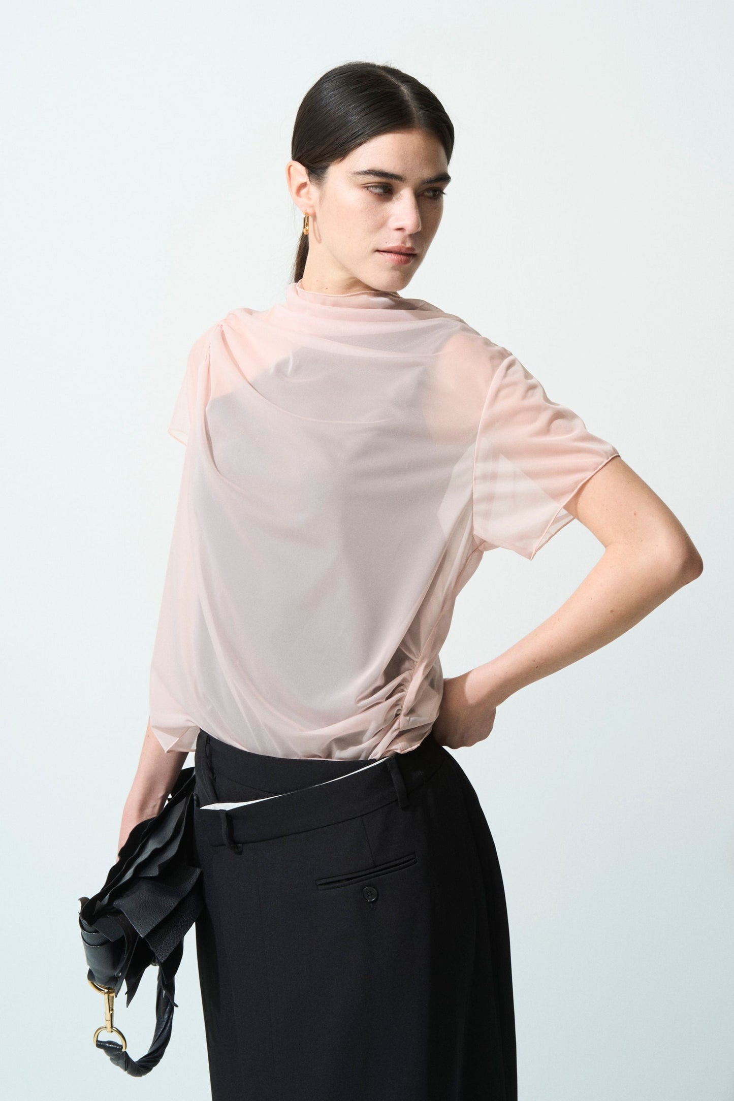 Minimal Shoulder Cut sew - BROWN