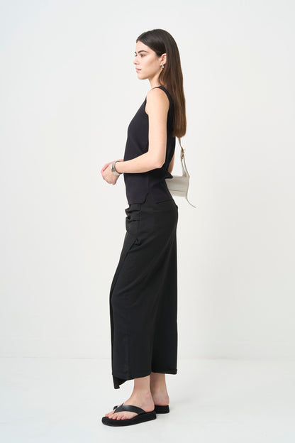 Minimal Shoulder Cutsew - BLACK