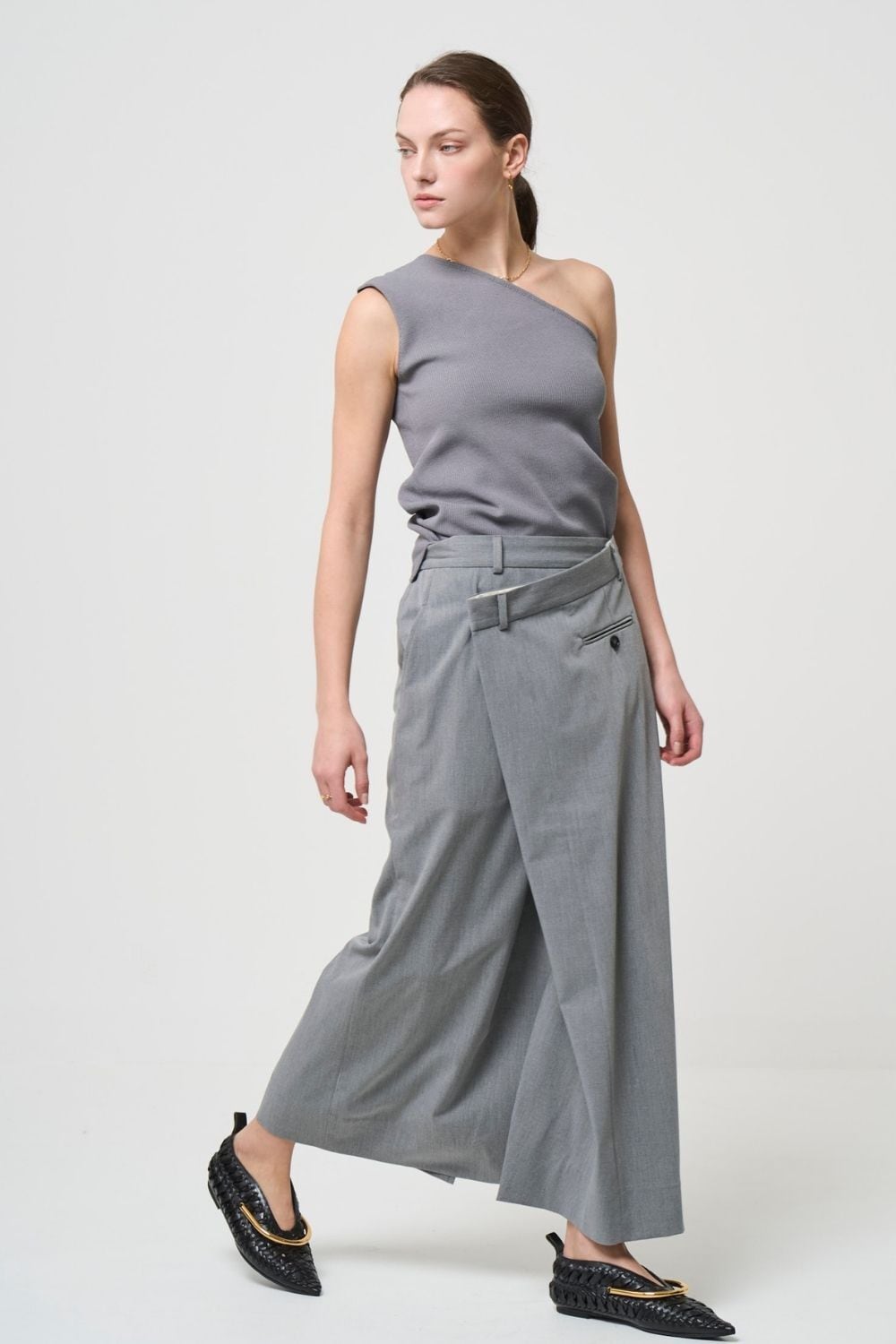 Minimal Shoulder Cutsew - GRAY