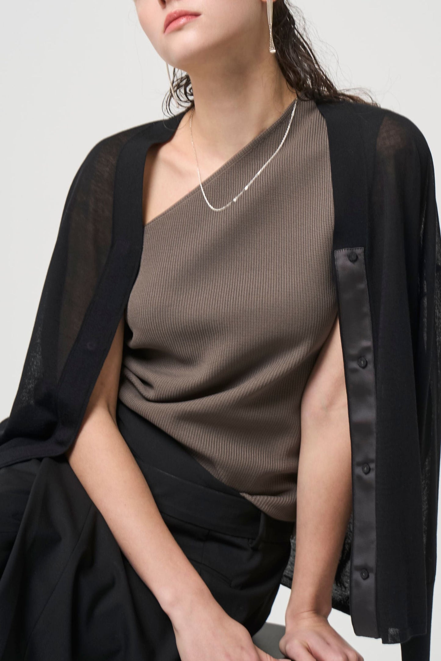 Minimal Shoulder Cutsew - SAND BEIGE