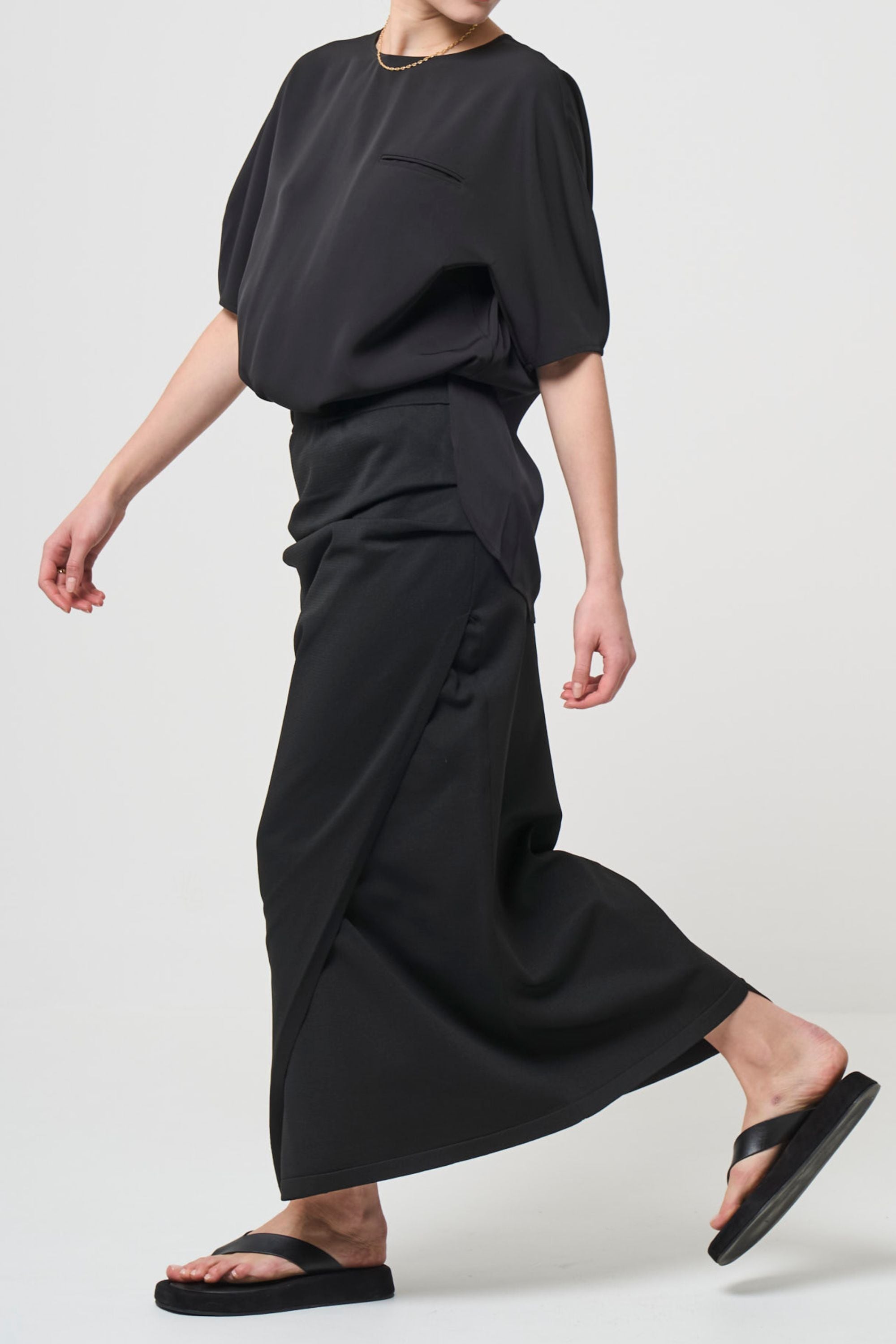 Smooth Gather Knit Skirt - BLACK – seven dot