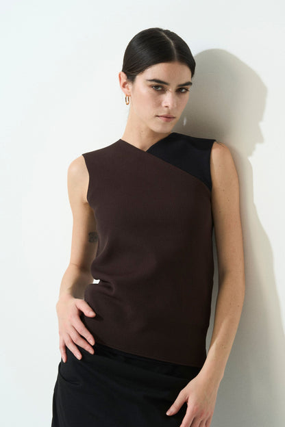 Minimal Shoulder Cut sew - BROWN