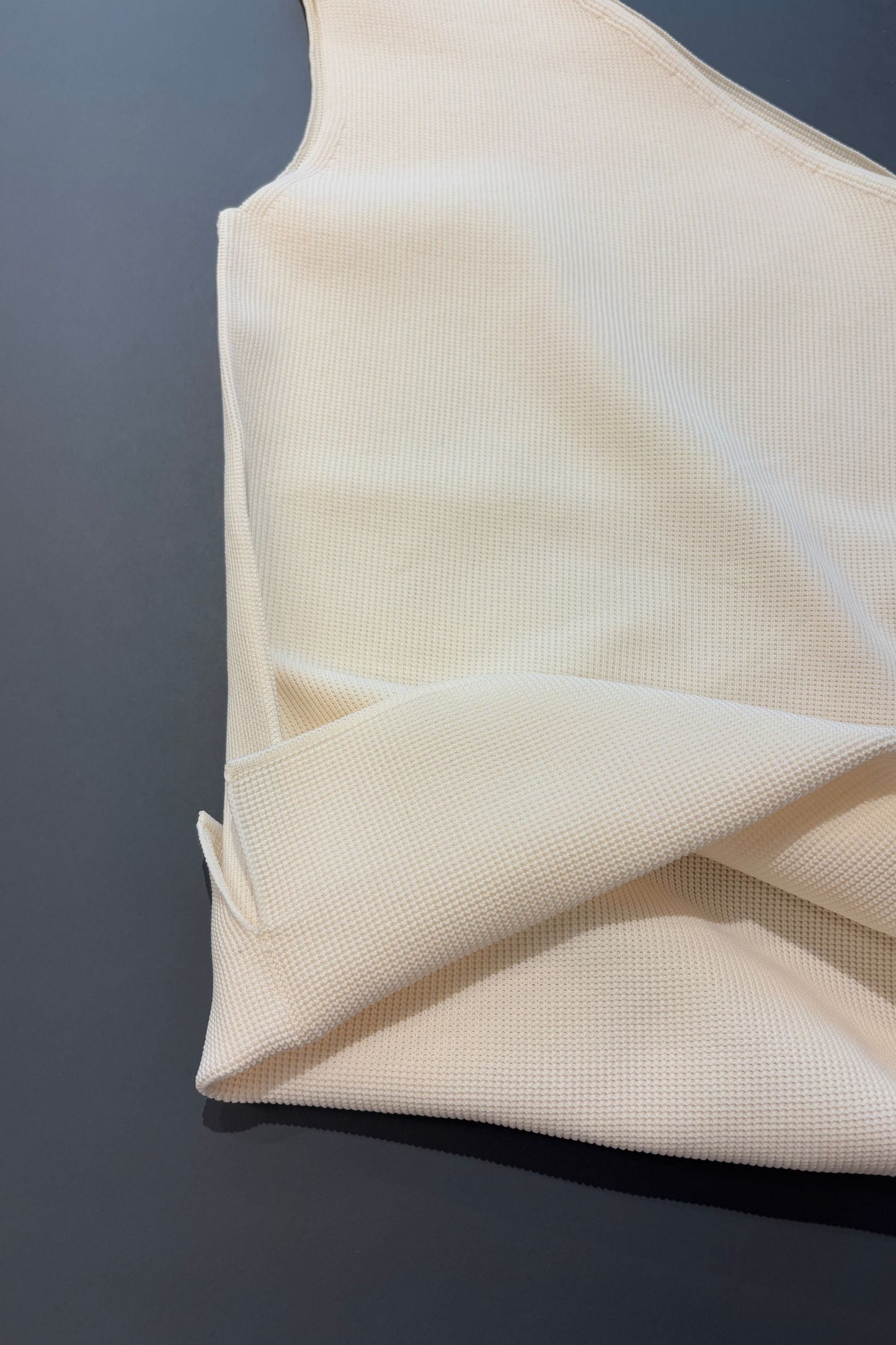 Minimal Shoulder Cutsew - WHITE