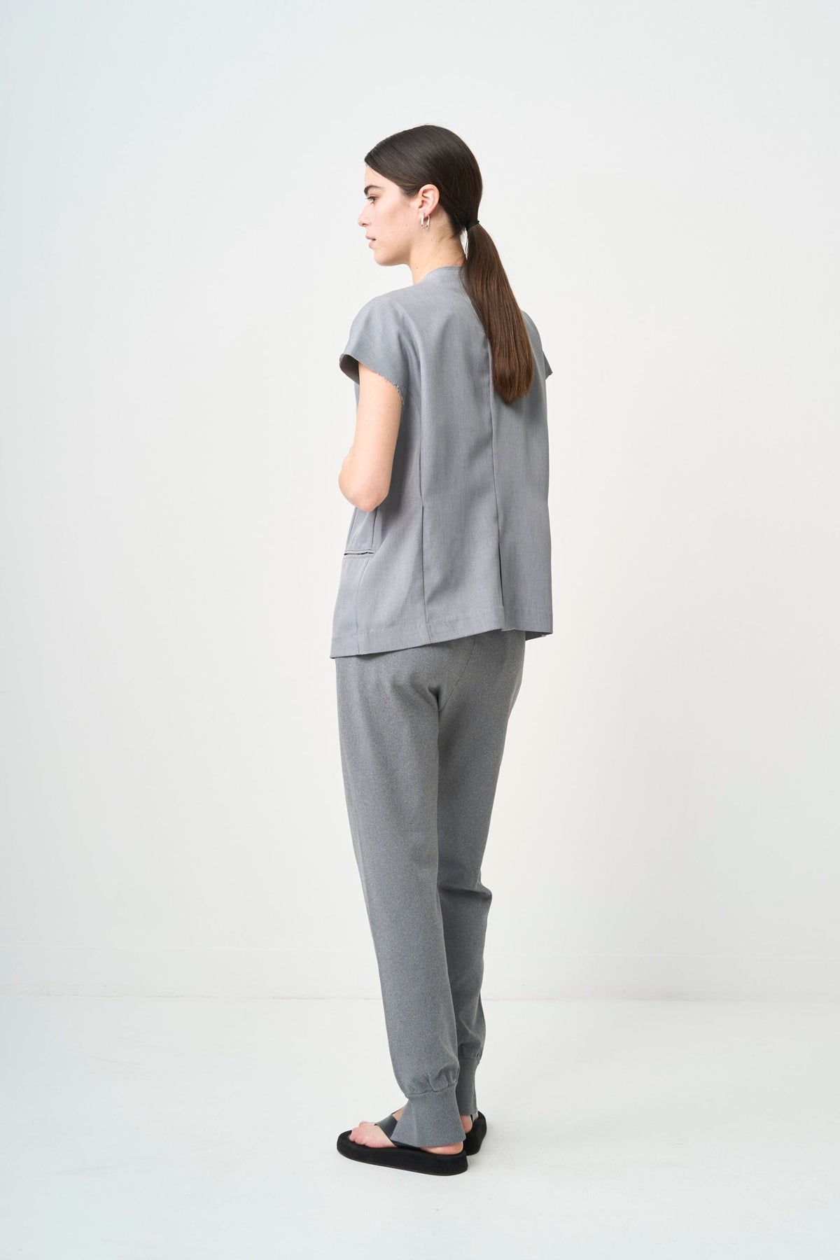 Center Press Jogger Pants - GRAY