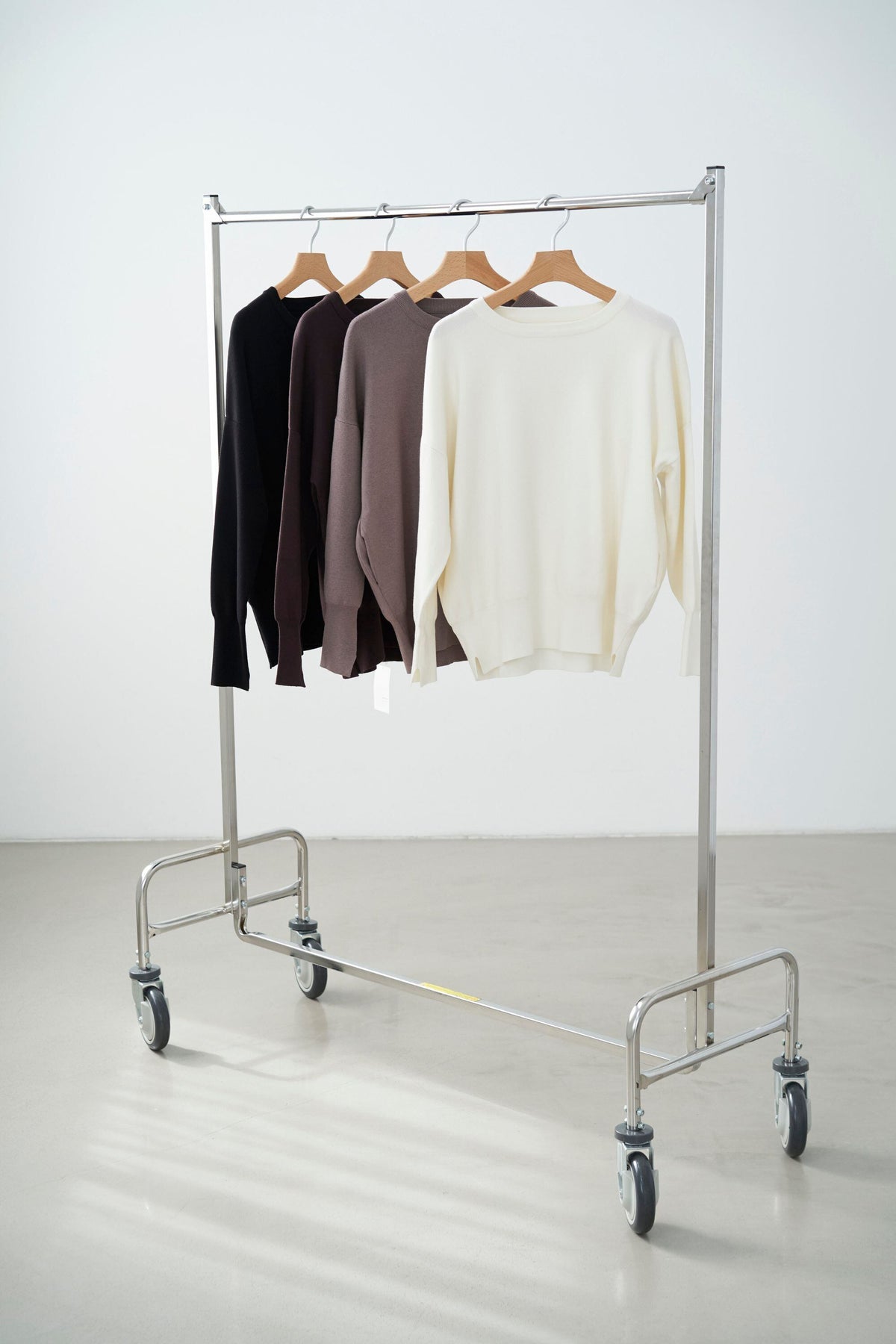 再入荷 Smooth Island Knit - BLACK