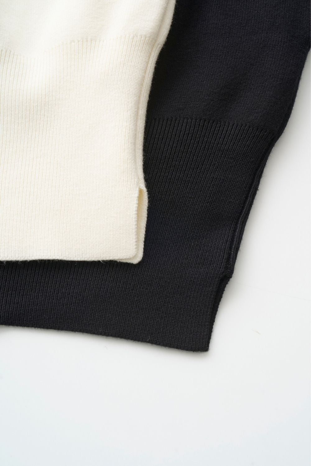 再入荷 Smooth Island Knit - BLACK