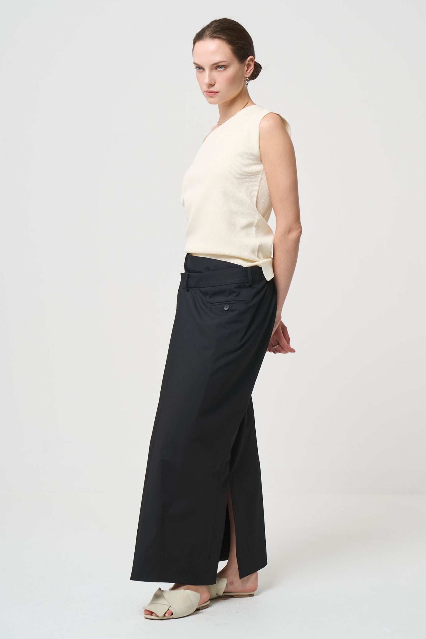 再入荷 Minimal Shoulder Cutsew - OFF WHITE