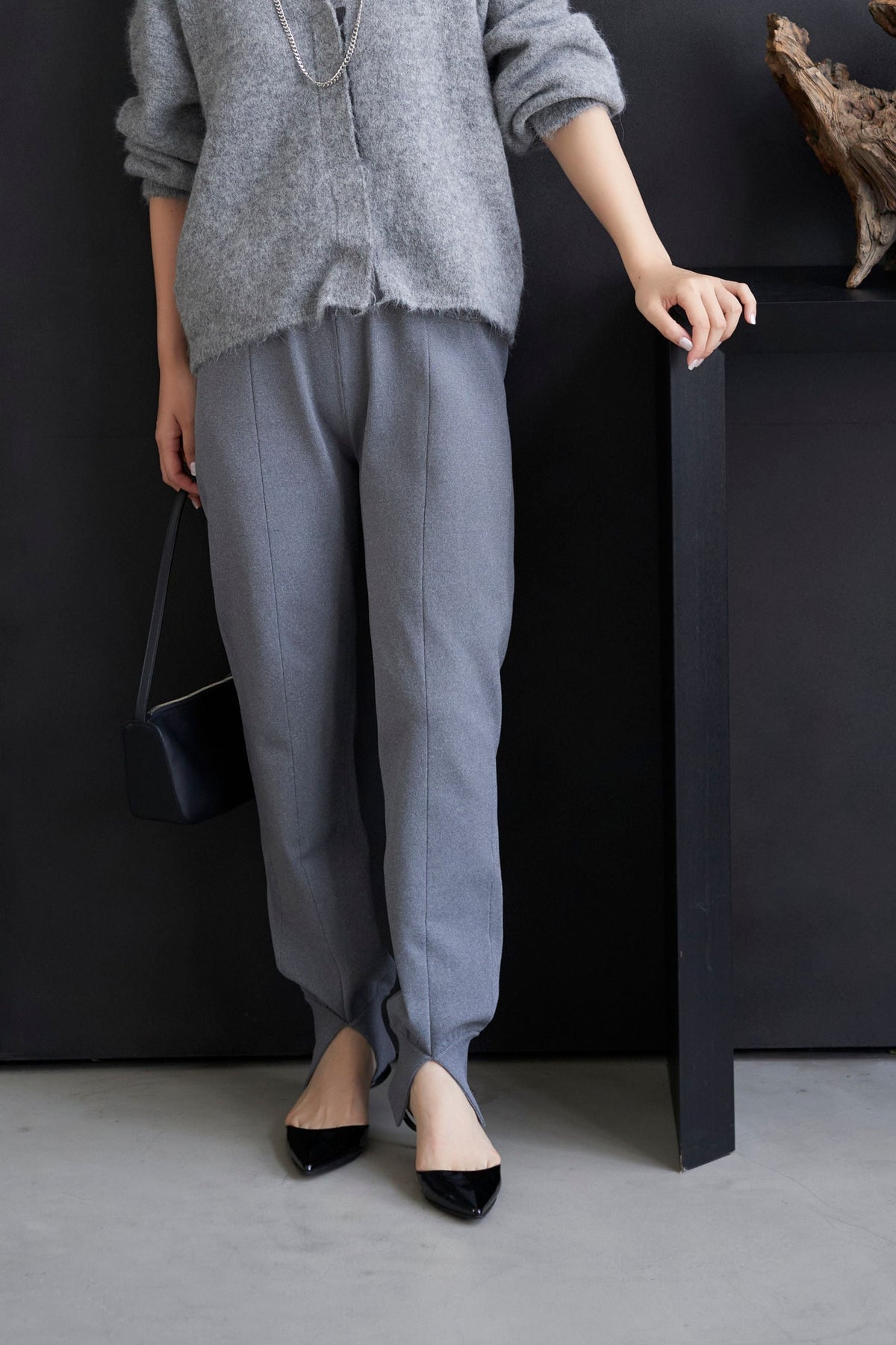 Center Press Jogger Pants - GRAY