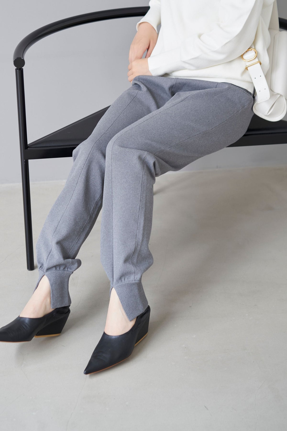 Center Press Jogger Pants - GRAY