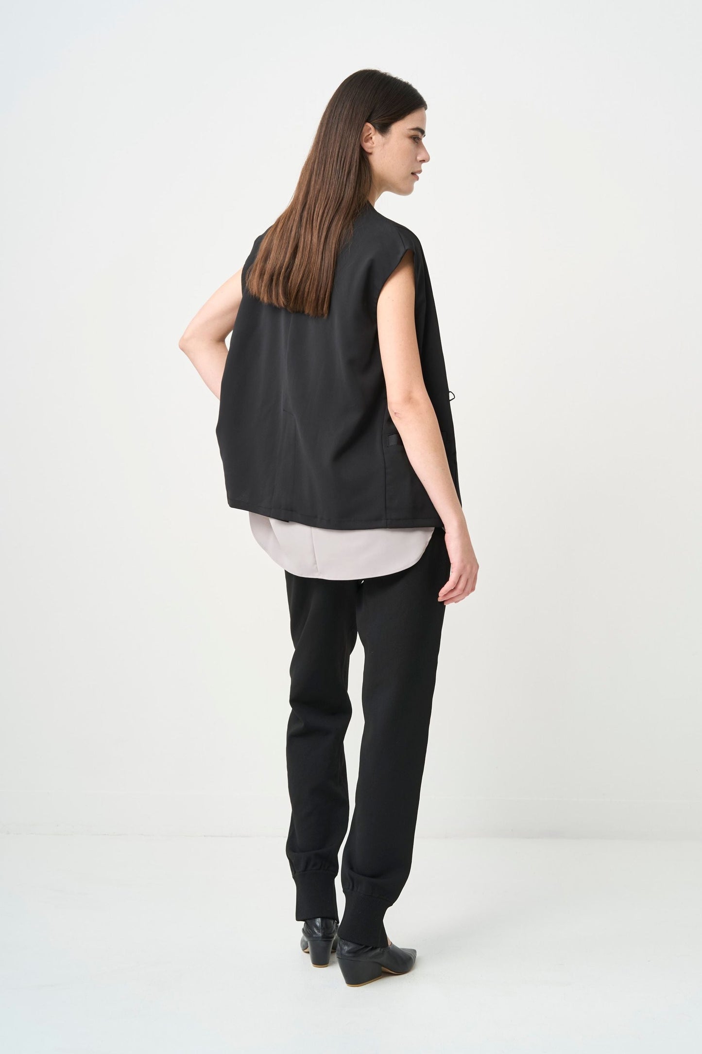 W Shape Gilet - BLACK