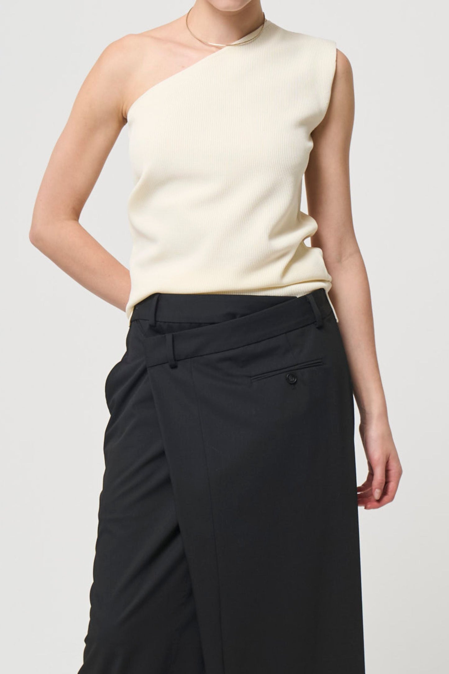 再入荷 Minimal Shoulder Cutsew - OFF WHITE