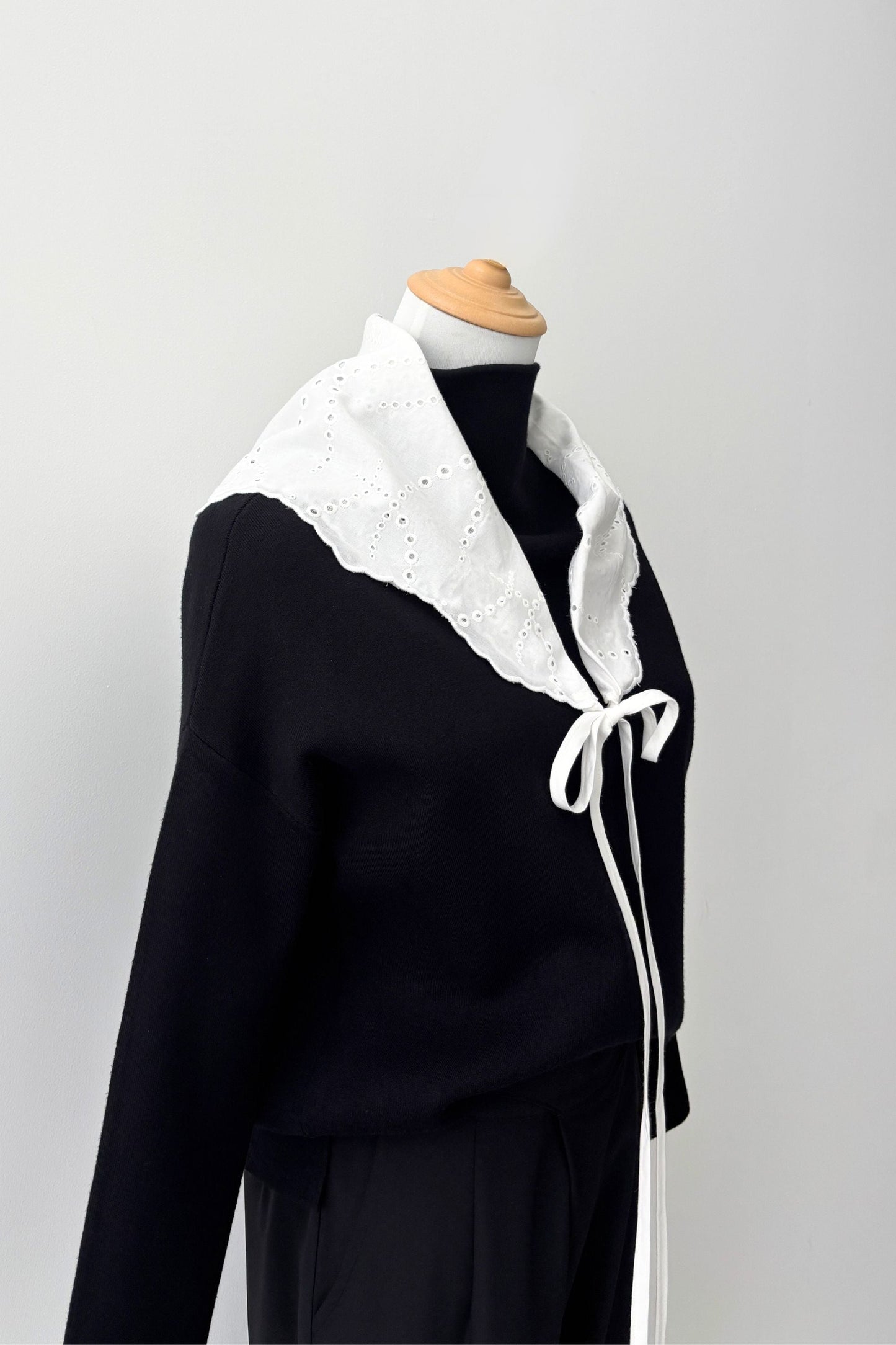 Cotton Lace Triangle Scarf - BLACK・WHITE