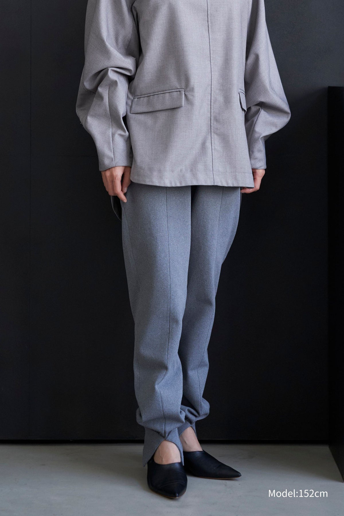 Center Press Jogger Pants - GRAY